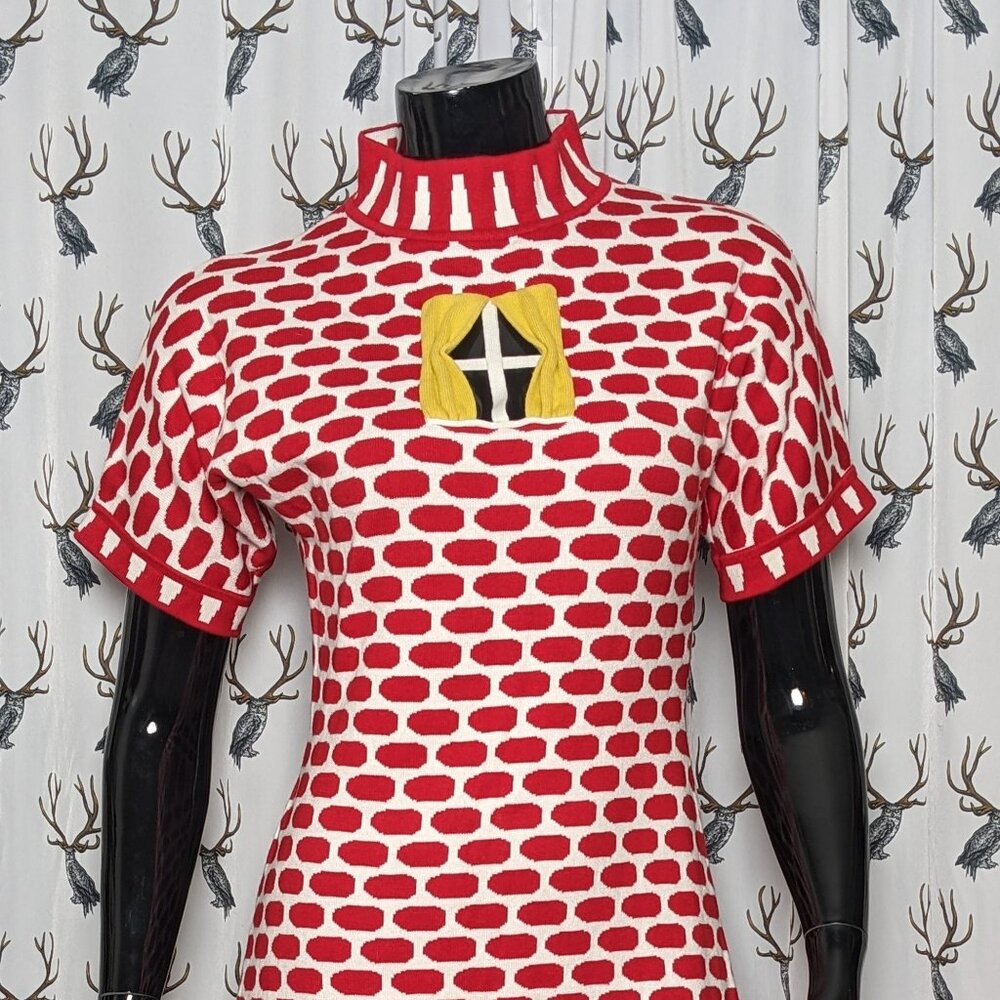 Fashion Brand Company Brick House Window Dress